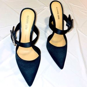 Black Maleenah Gianni Binni buckle mule heels
